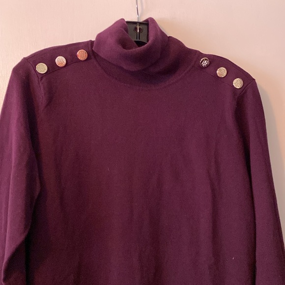 Tommy Hilfiger Women’s Turtleneck Lightweight Sweater - Picture 6 of 6